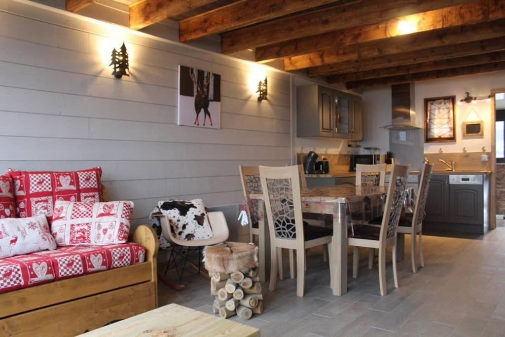 Chalet Cosy Renove Avec Vue Sur Le Lac 레 장글 외부 사진